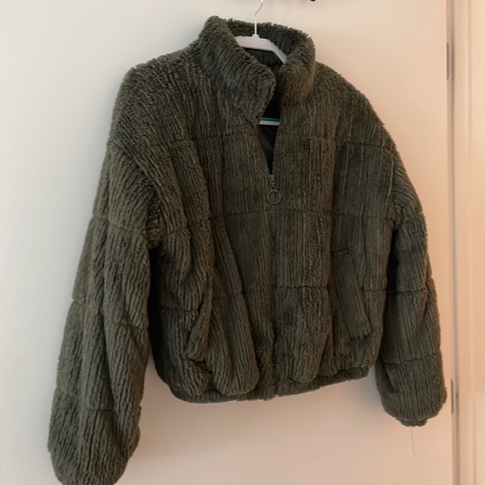 🌼SOLD🌼 Green Cropped Jacket - Picture 2 of 10